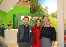 In the picture for Memon: Bart Hagenbeek, Simone Dekker and Ella Rijnsent.